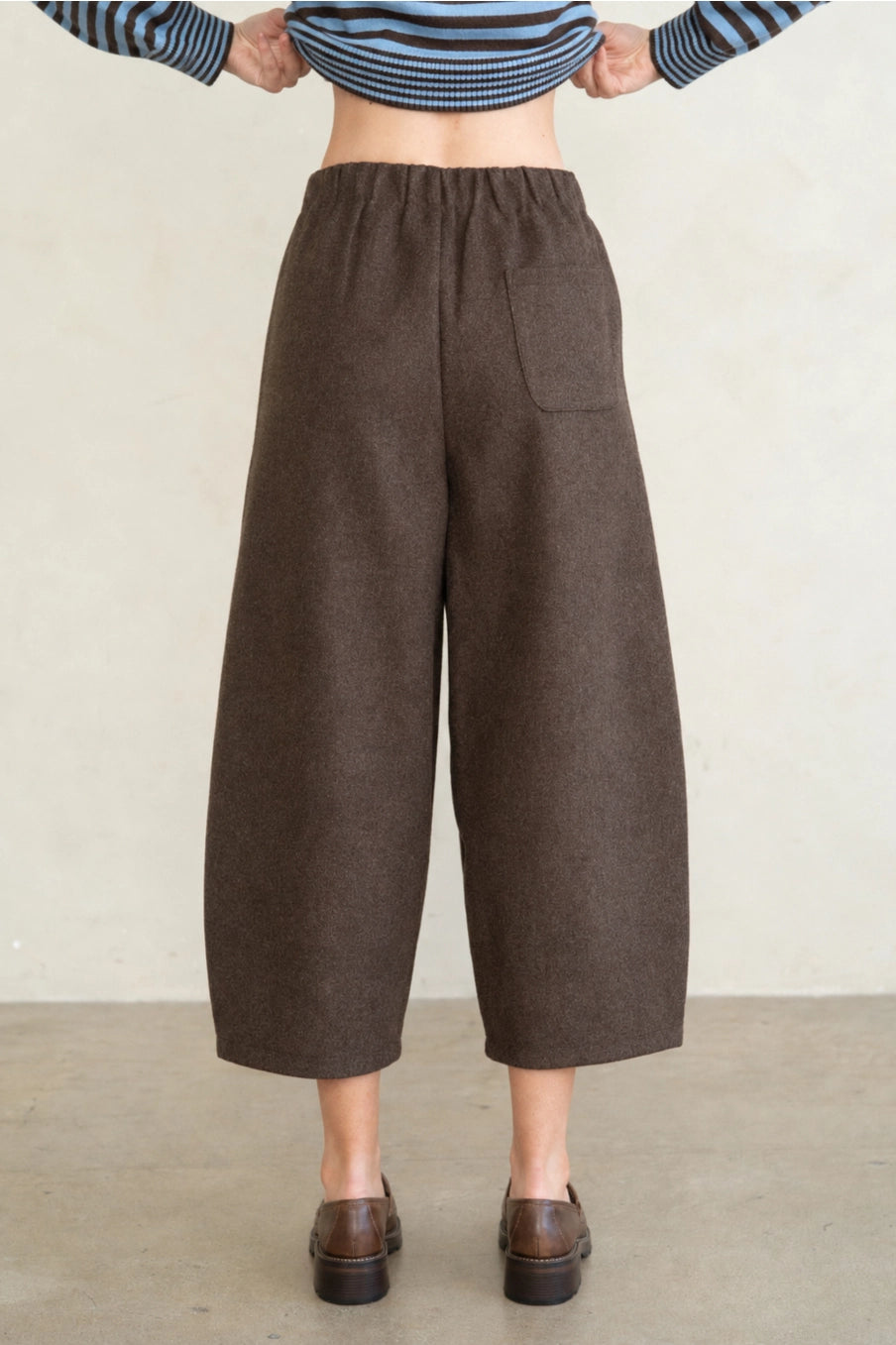 Elastic Waist Barrel Trouser in Dark Brown