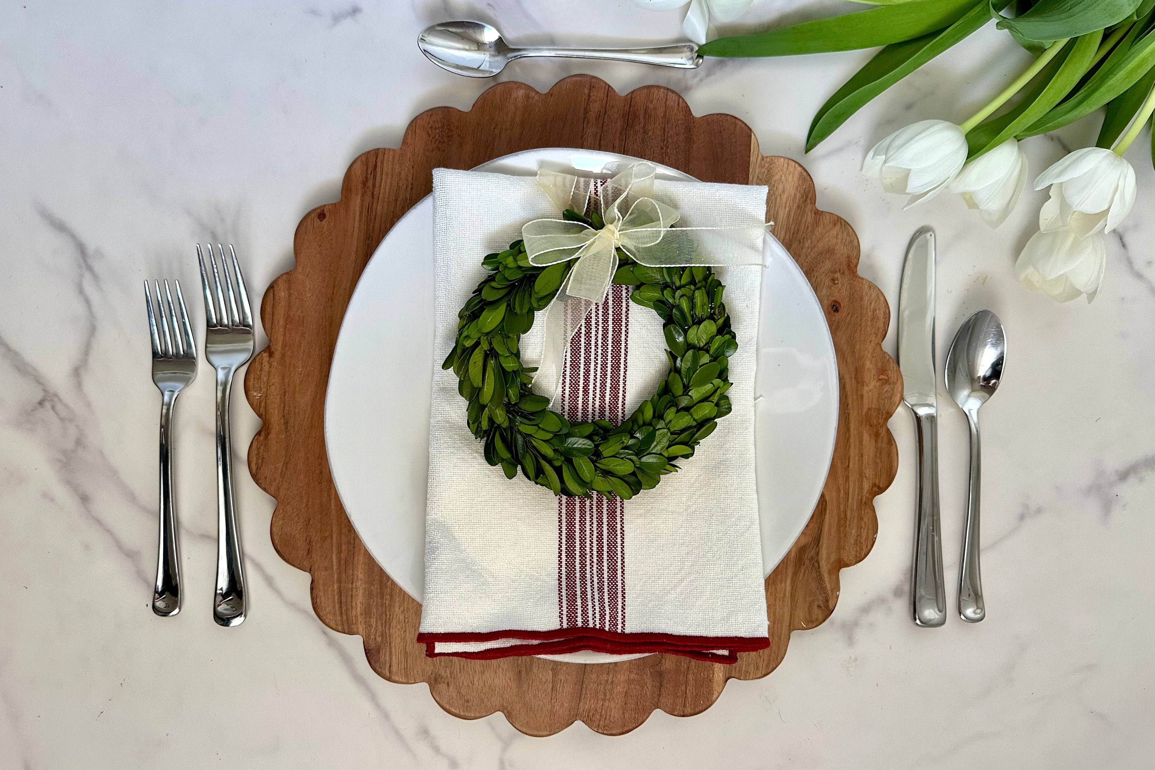 Round Scalloped Cutting Board Charger