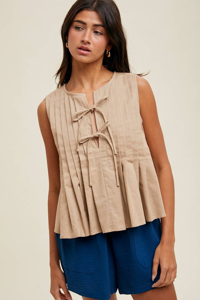 Bow Detail Sleeveless Pleated Top