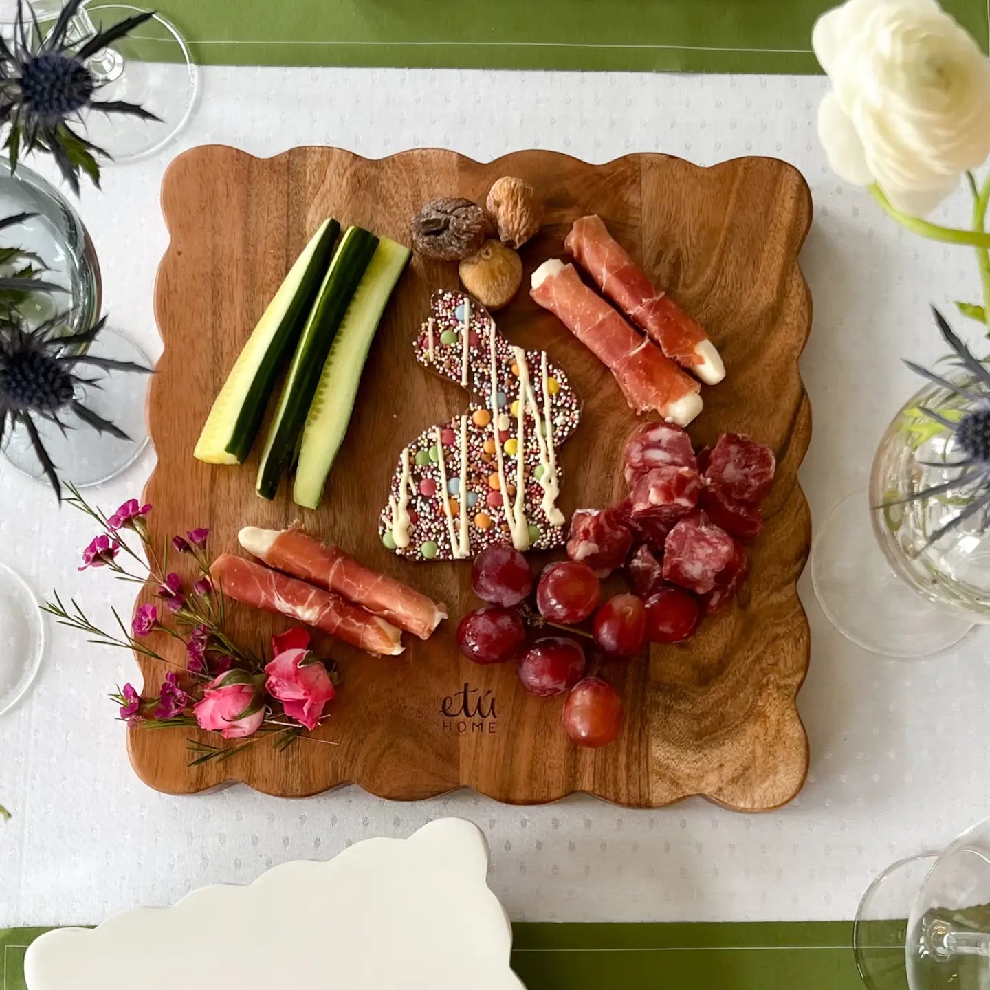 Square Scalloped Cutting Board