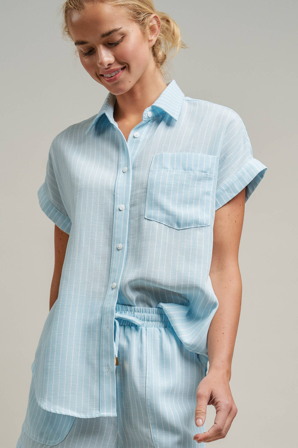 Linen Short Sleeve Button-Down Shirt