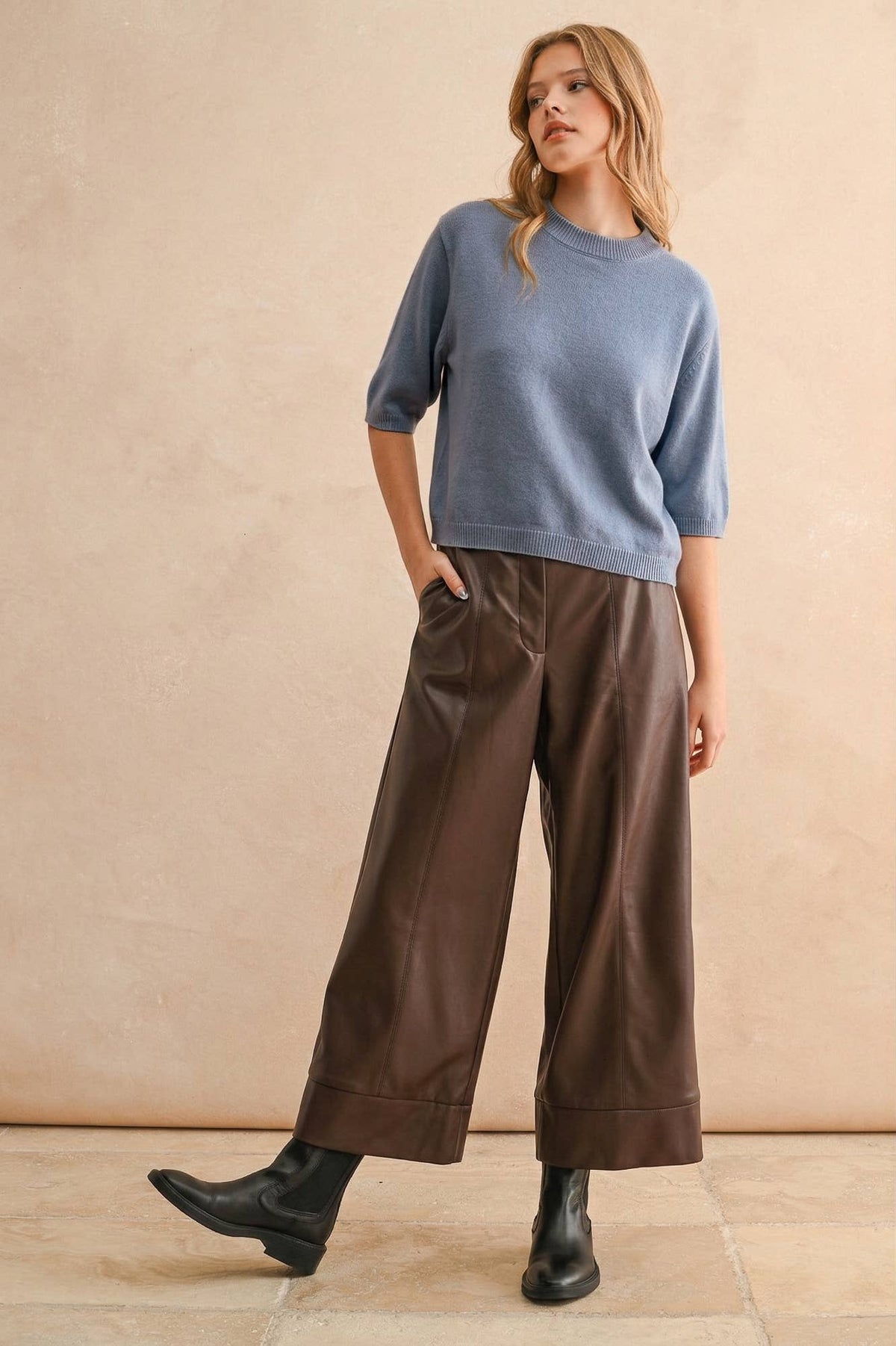 SHORT SLEEVE SWEATER TOP
