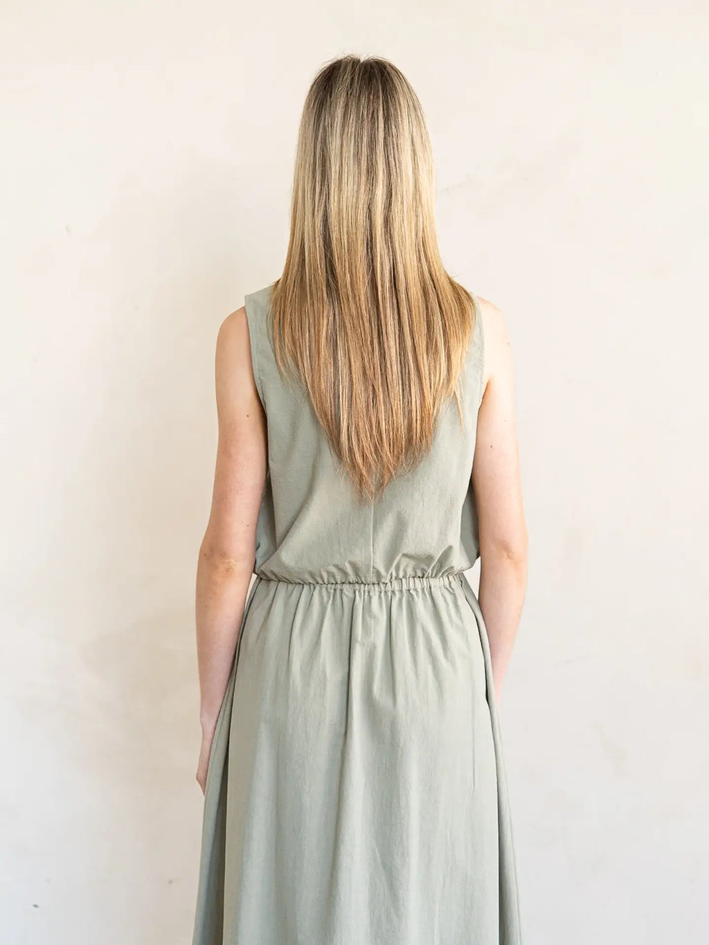 Adjustable Tie Hem Cropped Tank Top