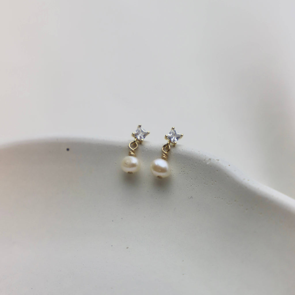 Claire Pearl Studs