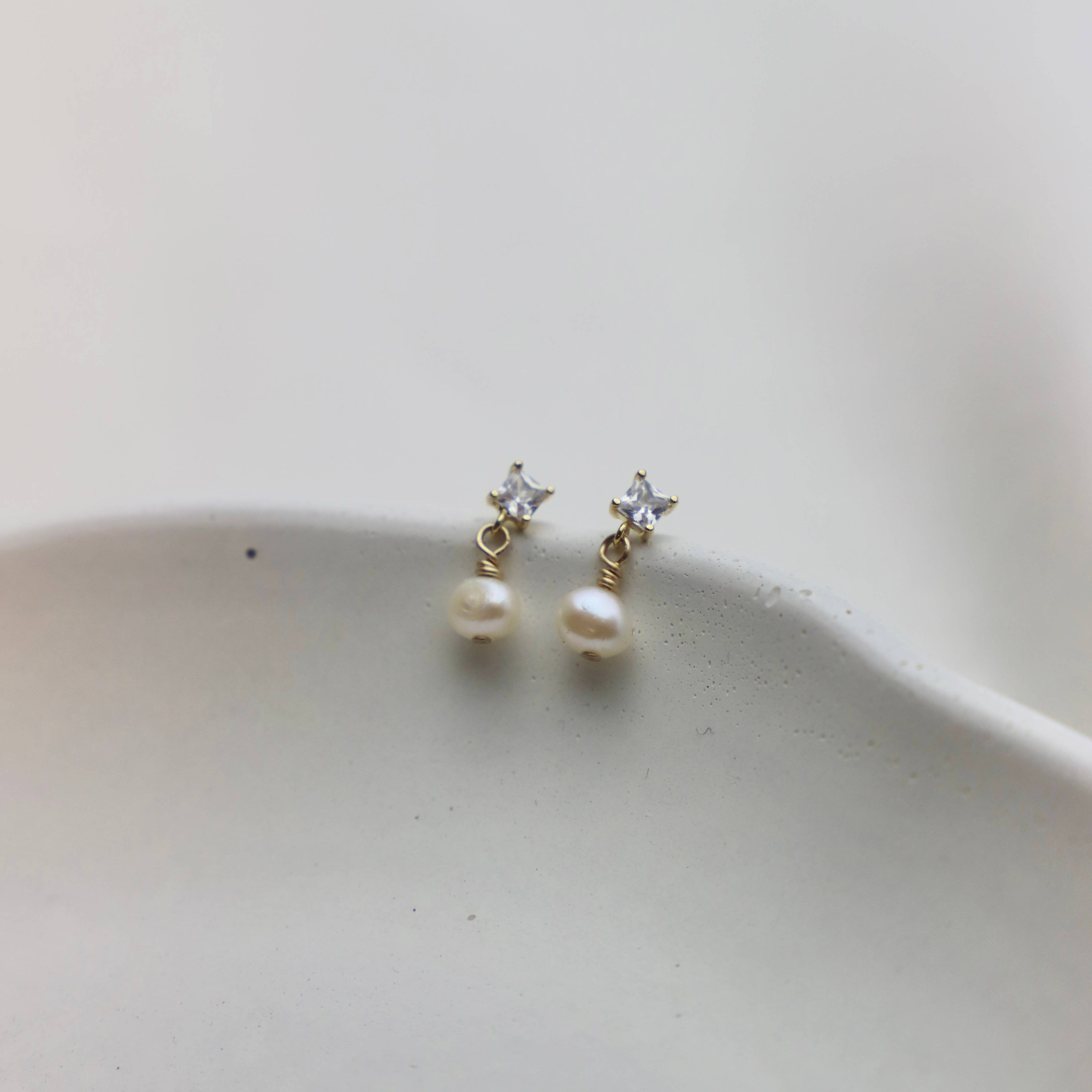 Claire Pearl Studs