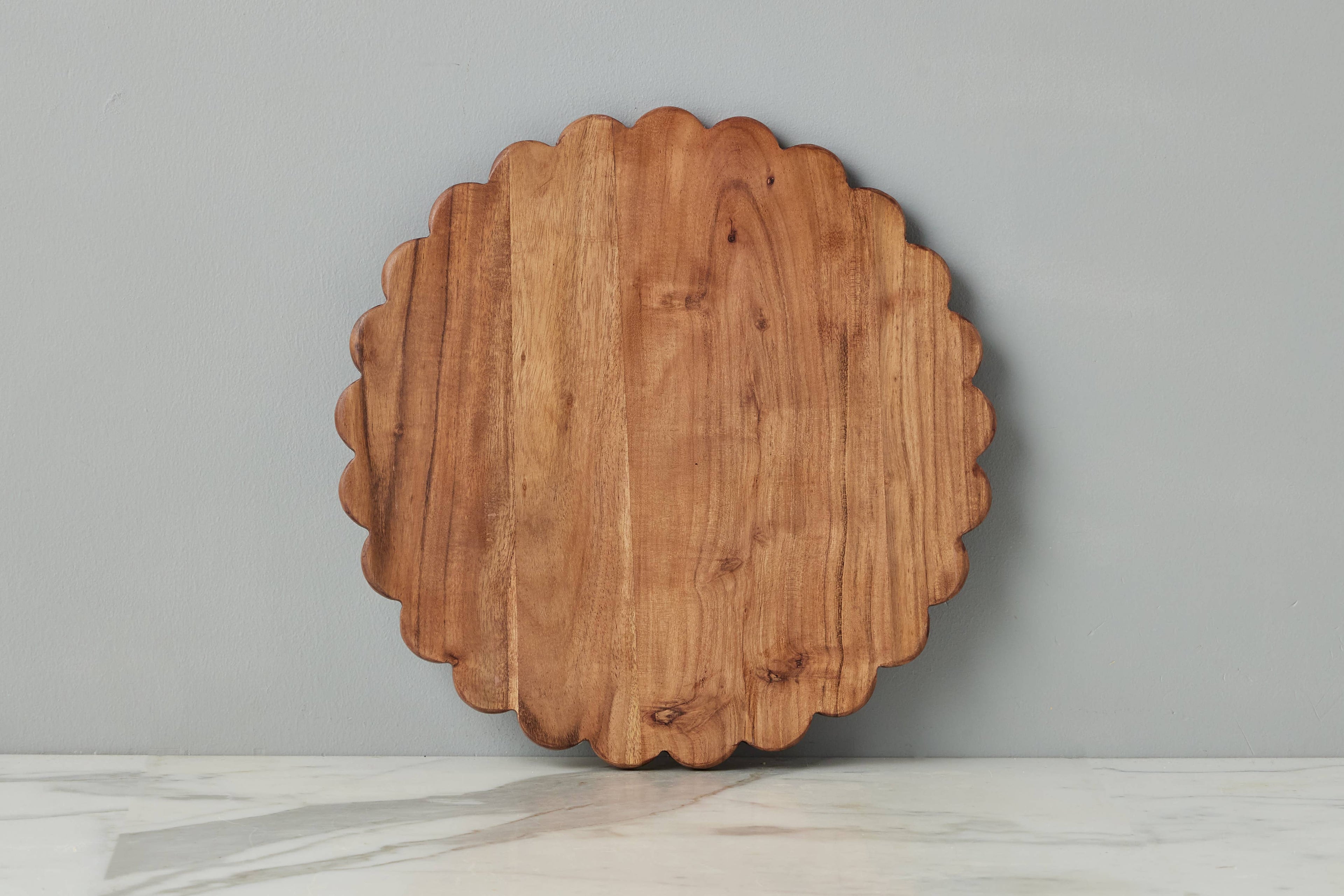 Round Scalloped Cutting Board Charger