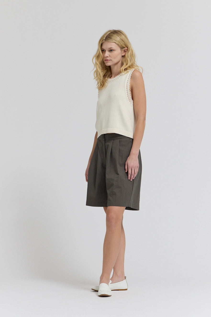 Edge Trim Knit Vest