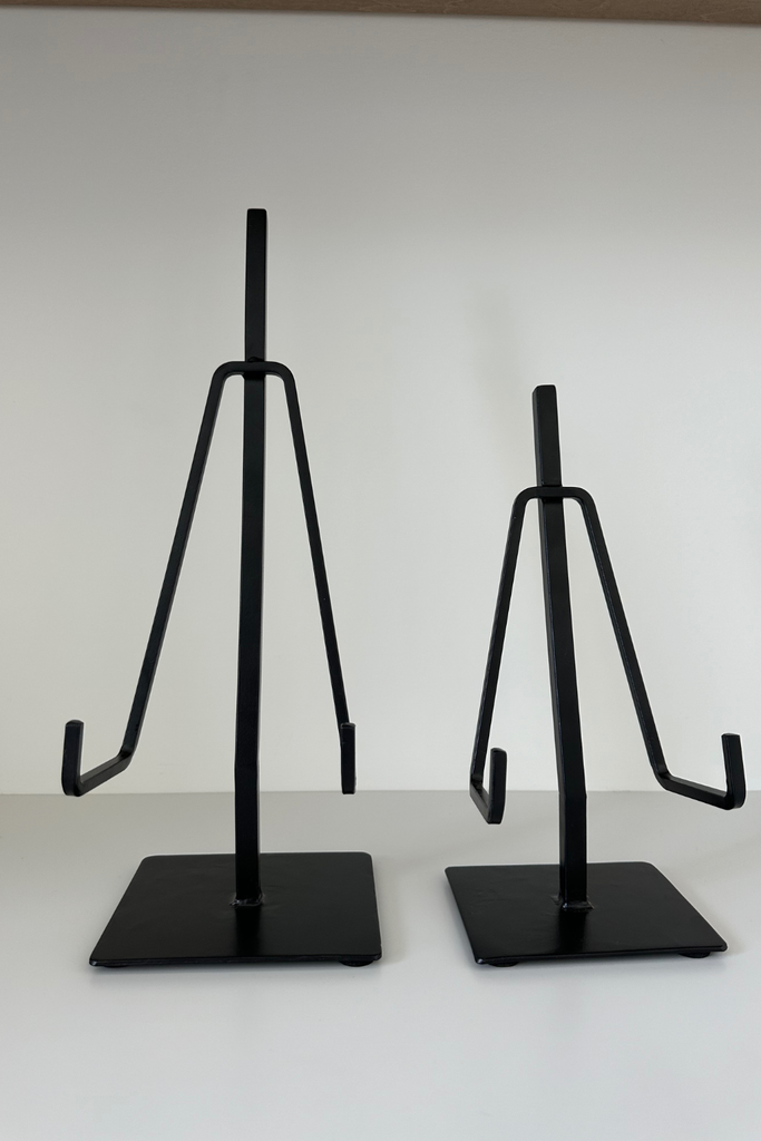 Dual Arm Black Iron Easel