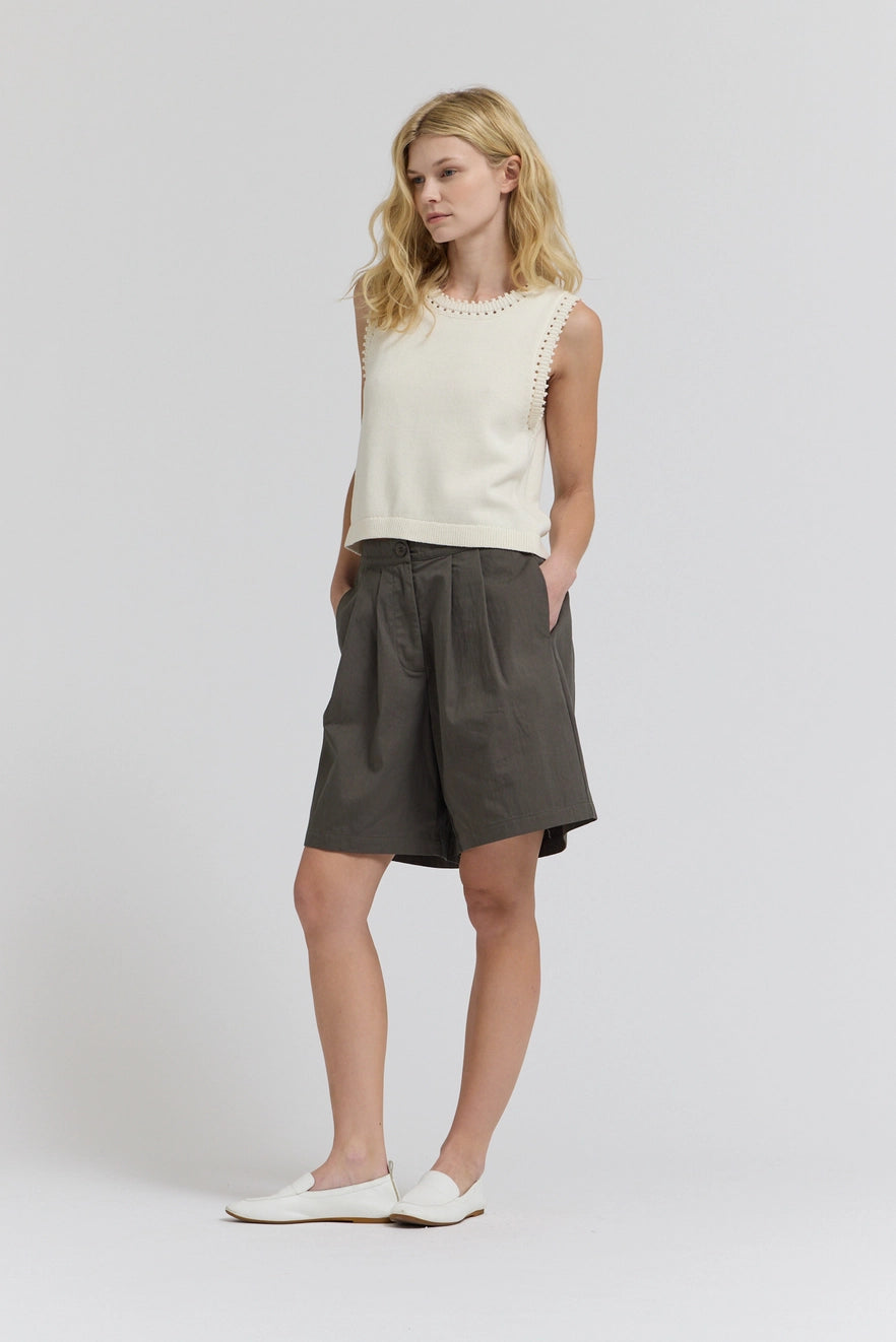 Edge Trim Knit Vest