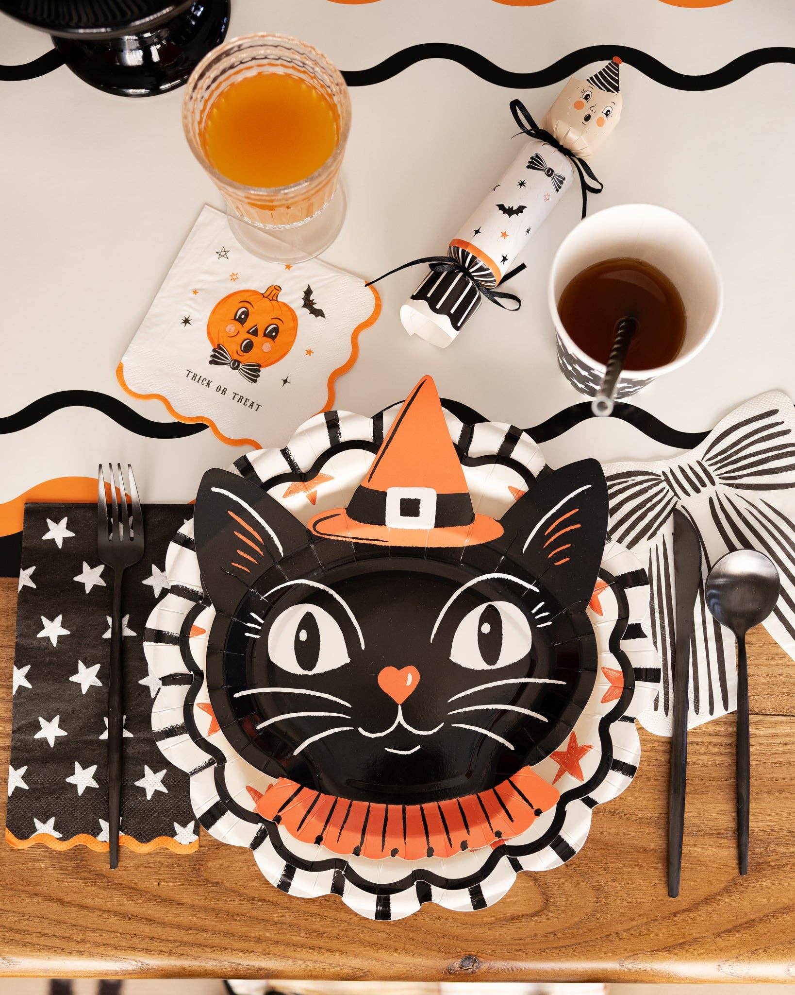Vintage Witchy Cat Paper Plates