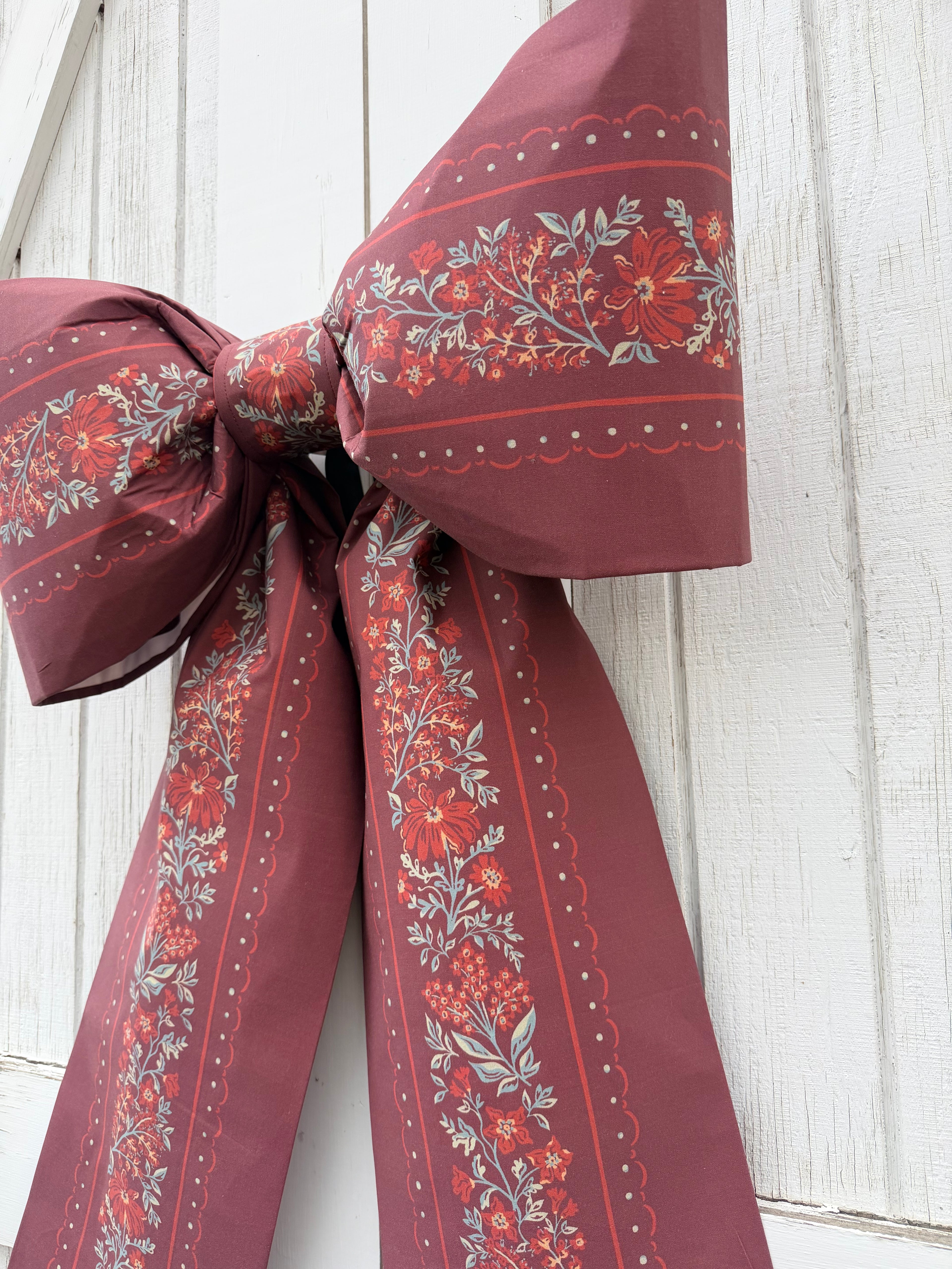 Autumn Wine Scalloped Floral