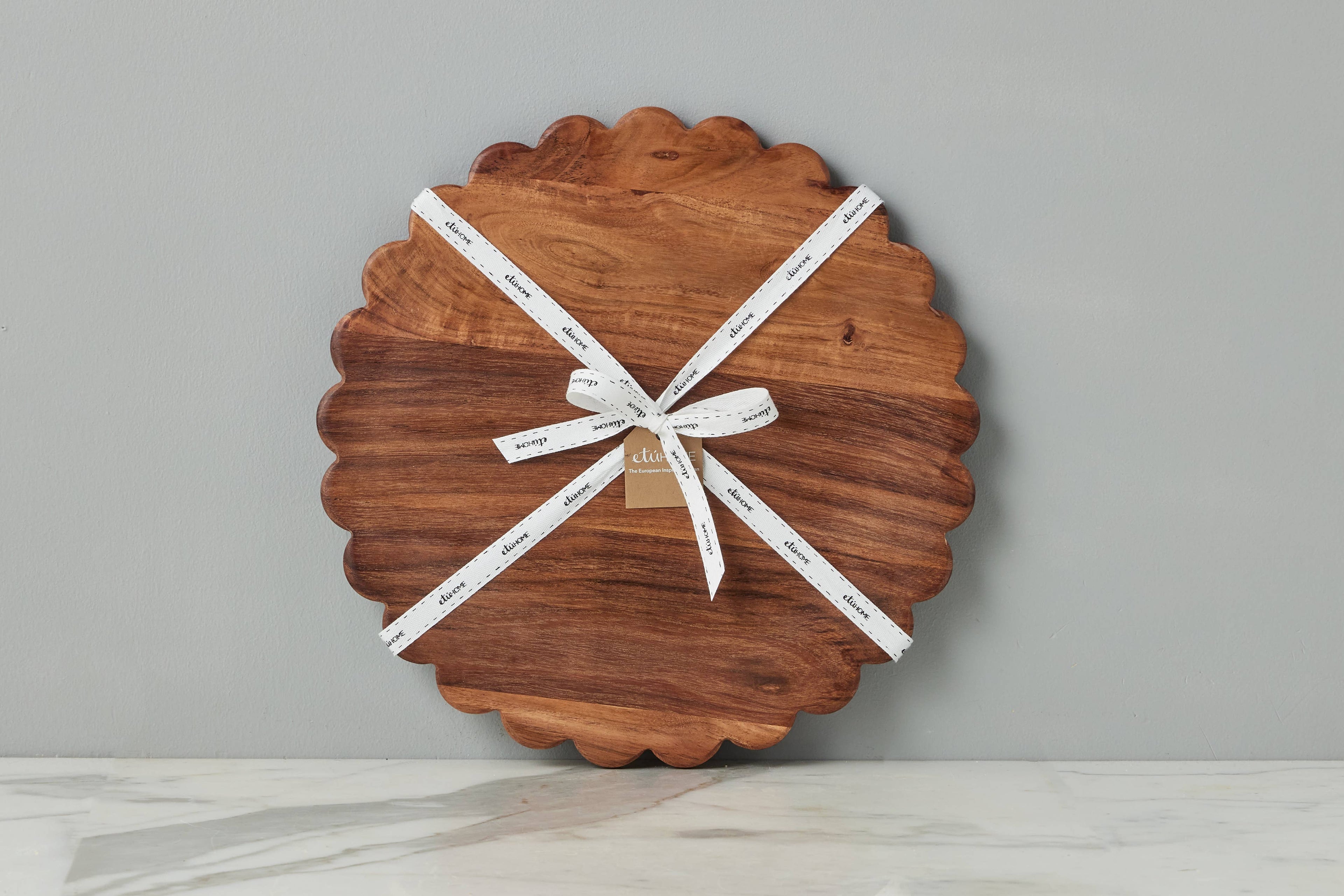 Round Scalloped Cutting Board Charger