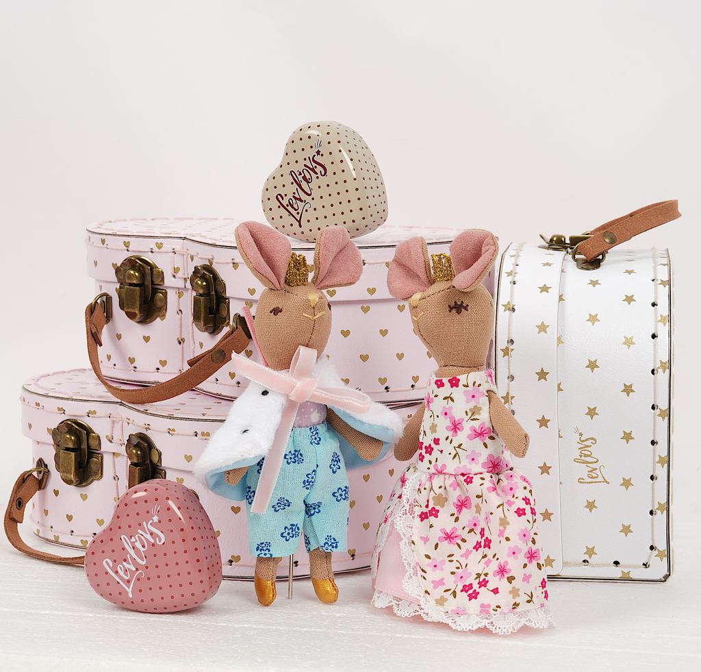 Levlovs Prince and Princess Mice in a CaseÊ