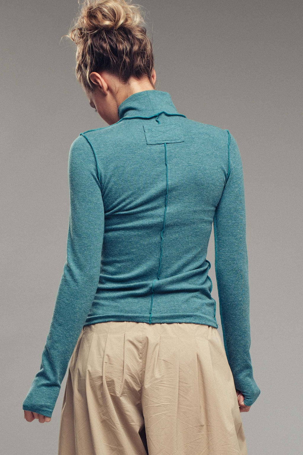 Contrast Seam Turtleneck Knit Top