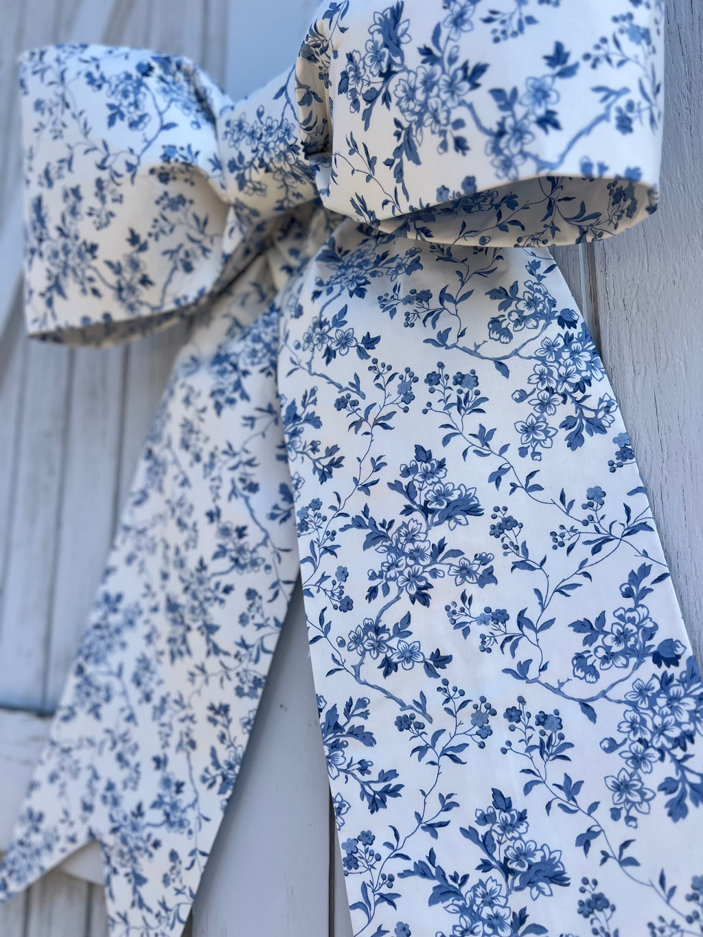 Chinoiserie Floral Bow