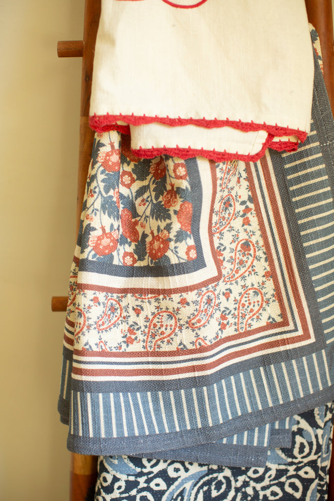 Americana Floral Tablecloth