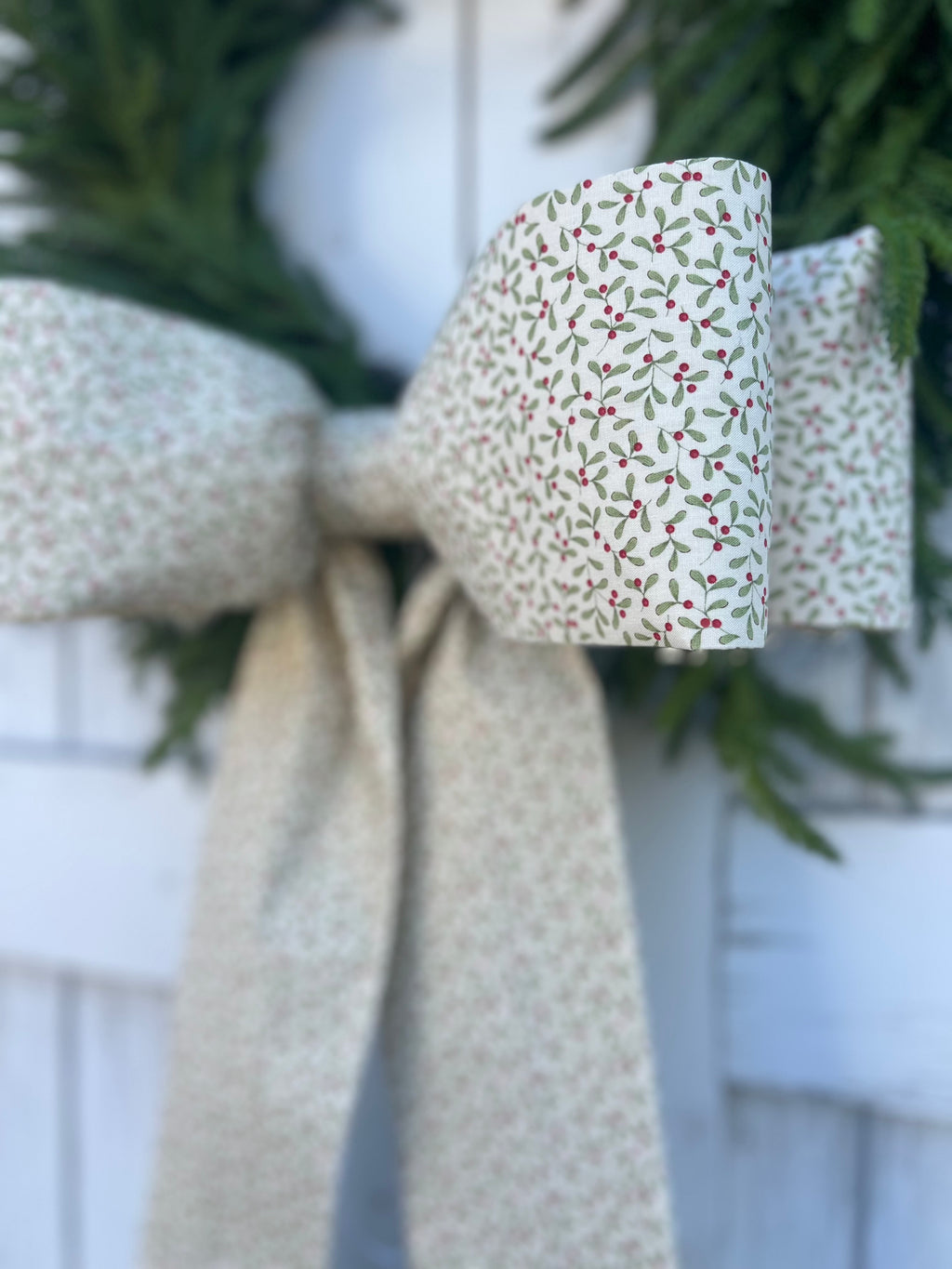 Holly and Ivy Bow