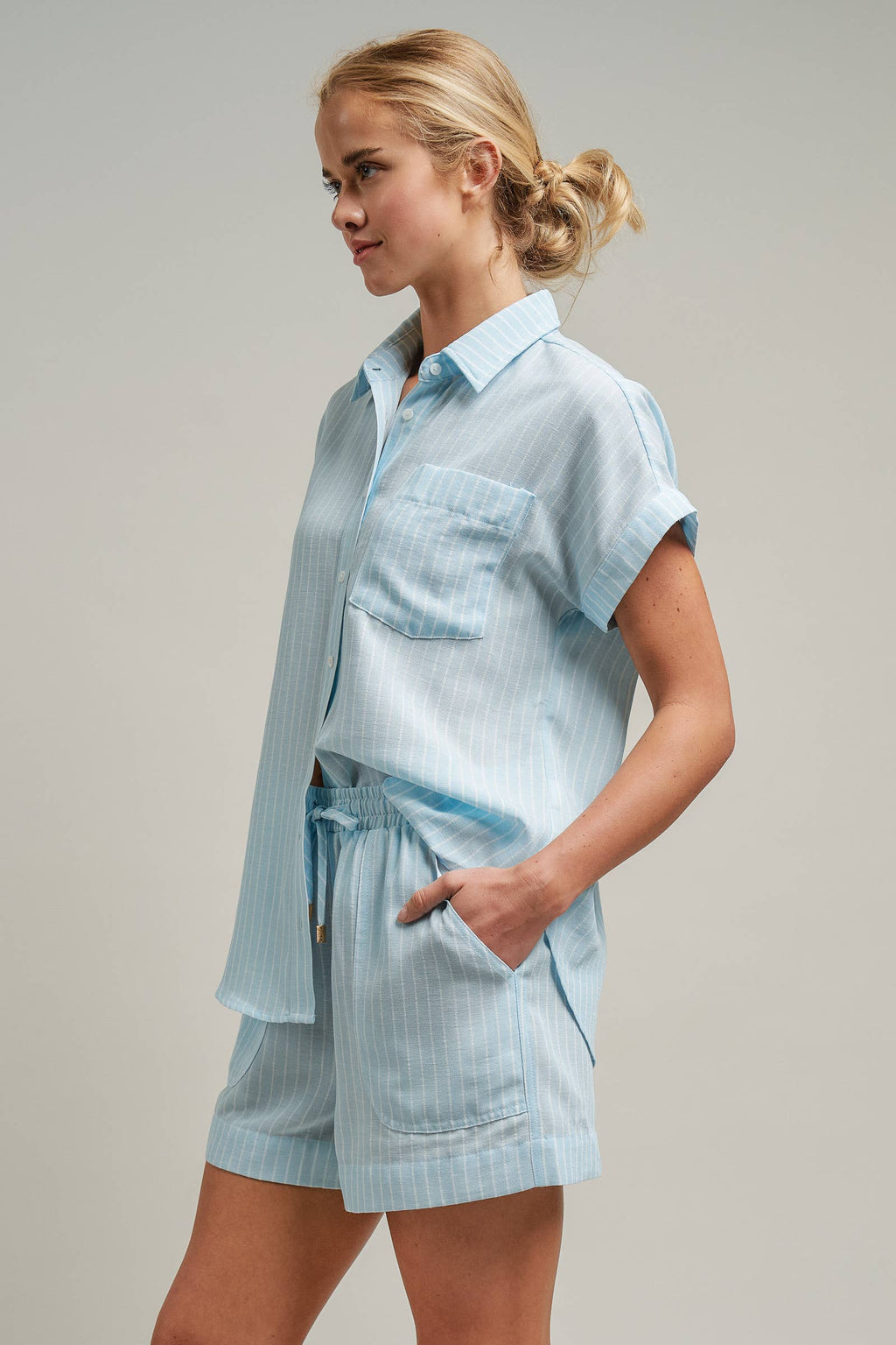 Linen Short Sleeve Button-Down Shirt