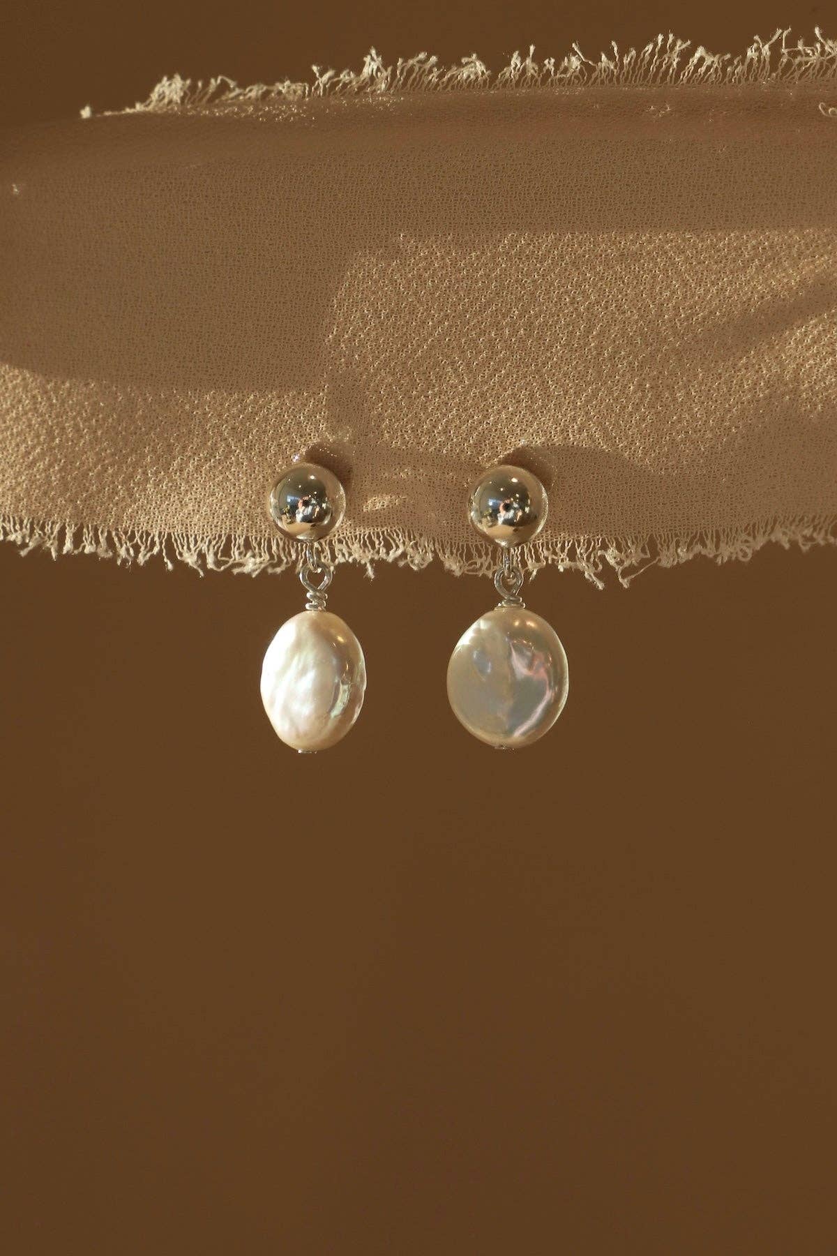 Lea Pearl Drop Earrings