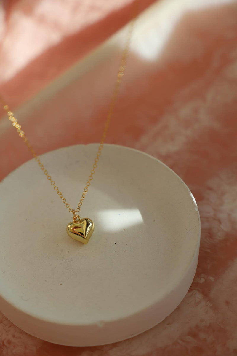 GOLD CLARA PUFF HEART NECKLACE