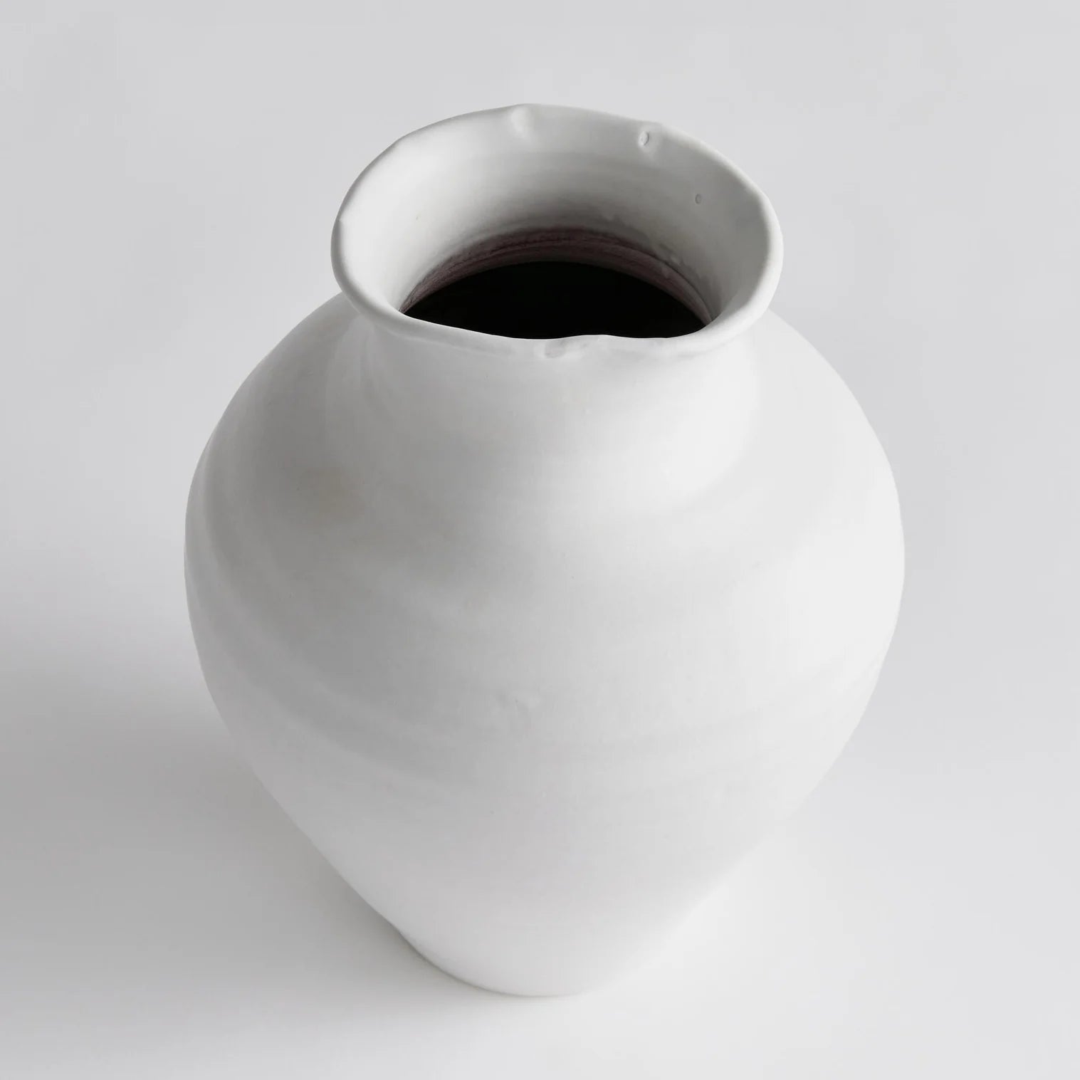 Mirela Vase