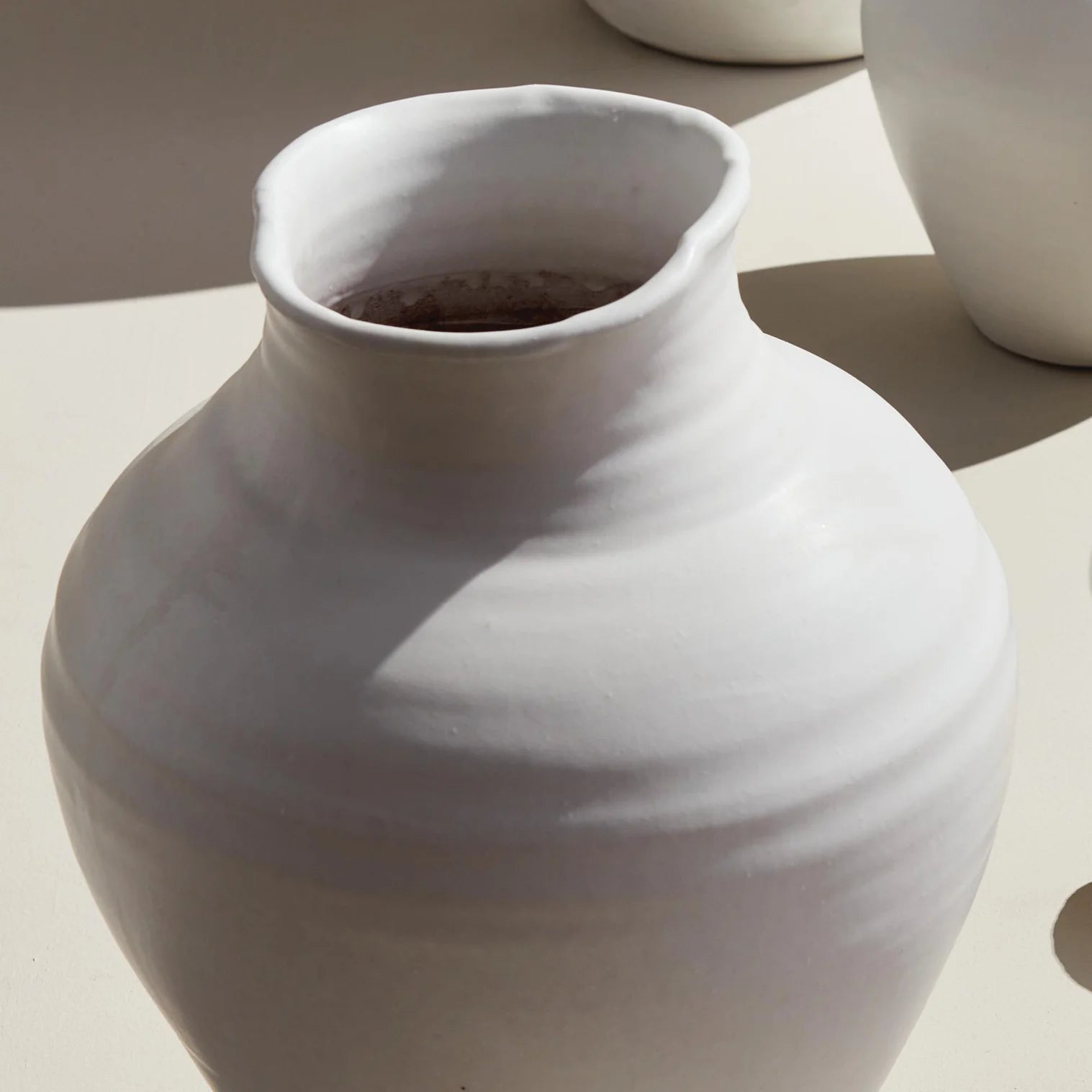 Mirela Vase