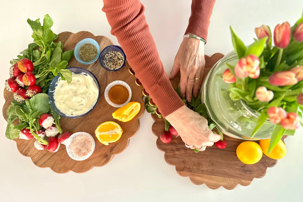 Round Scalloped Cutting Board Charger
