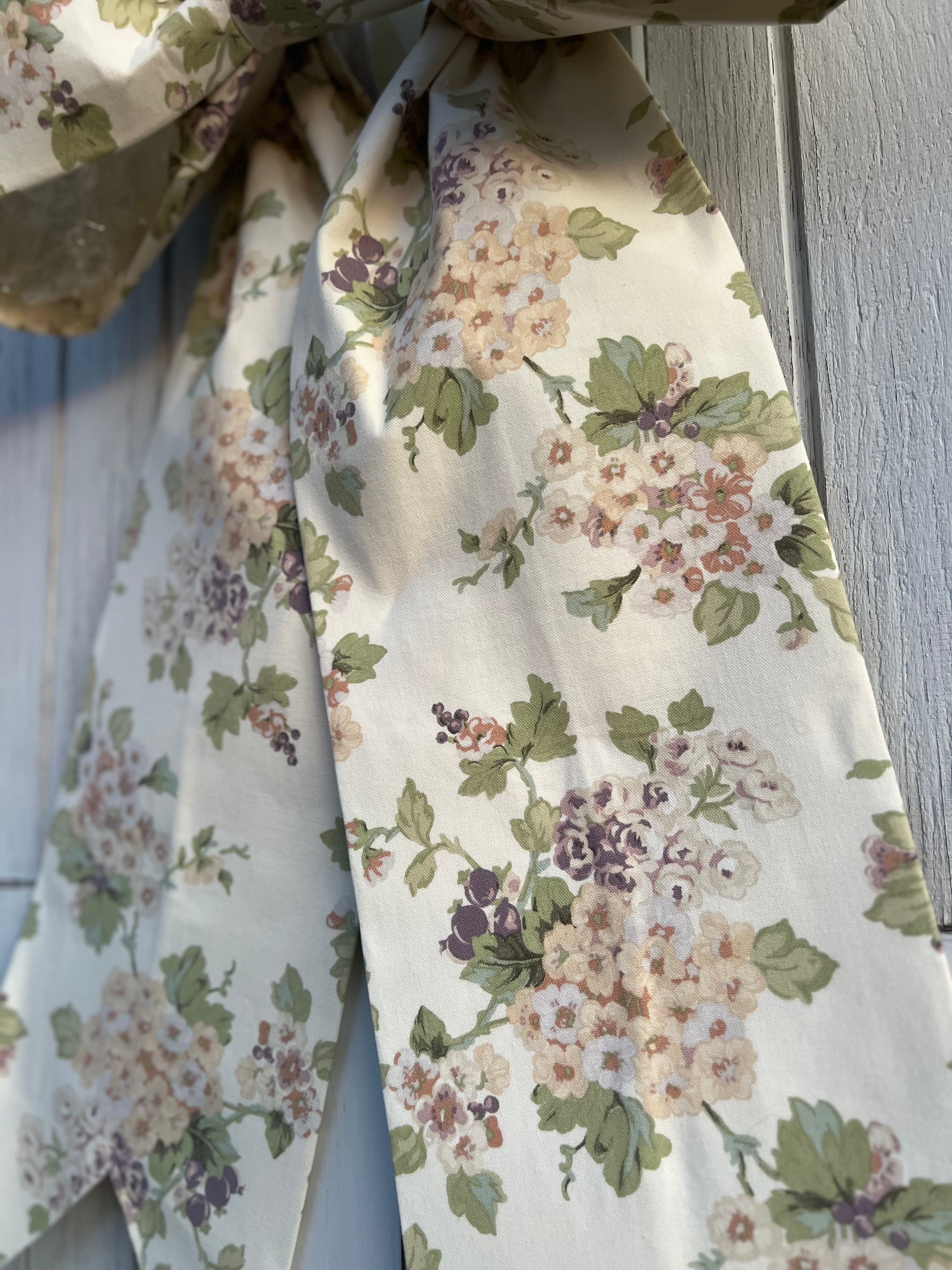 Vintage Lilac Floral Bow