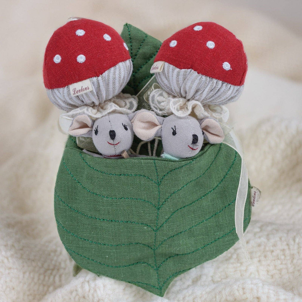 Levlovs Fluffy Baby Mice in Cheese Box