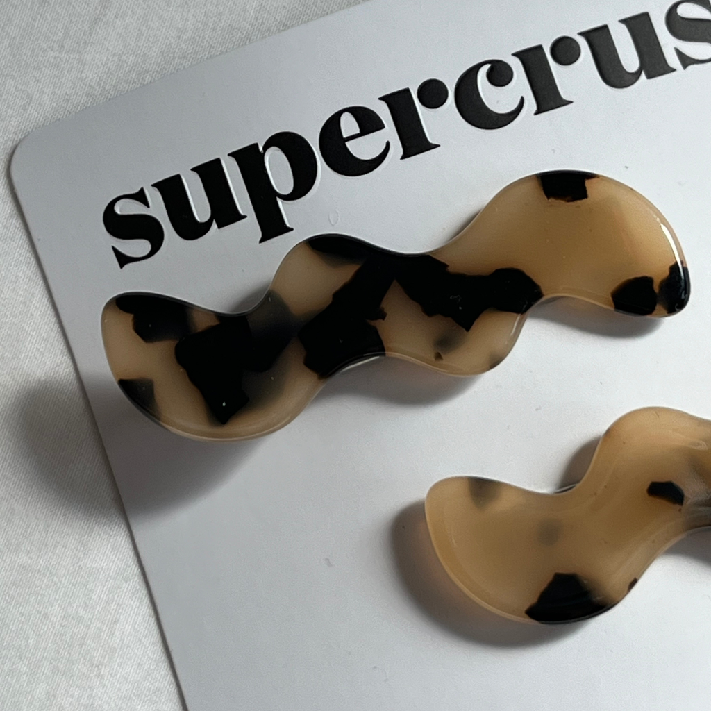 Light Tortoise Squiggle Clip