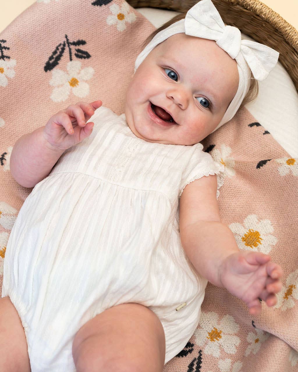 Daisy Floral Knit Baby Blanket
