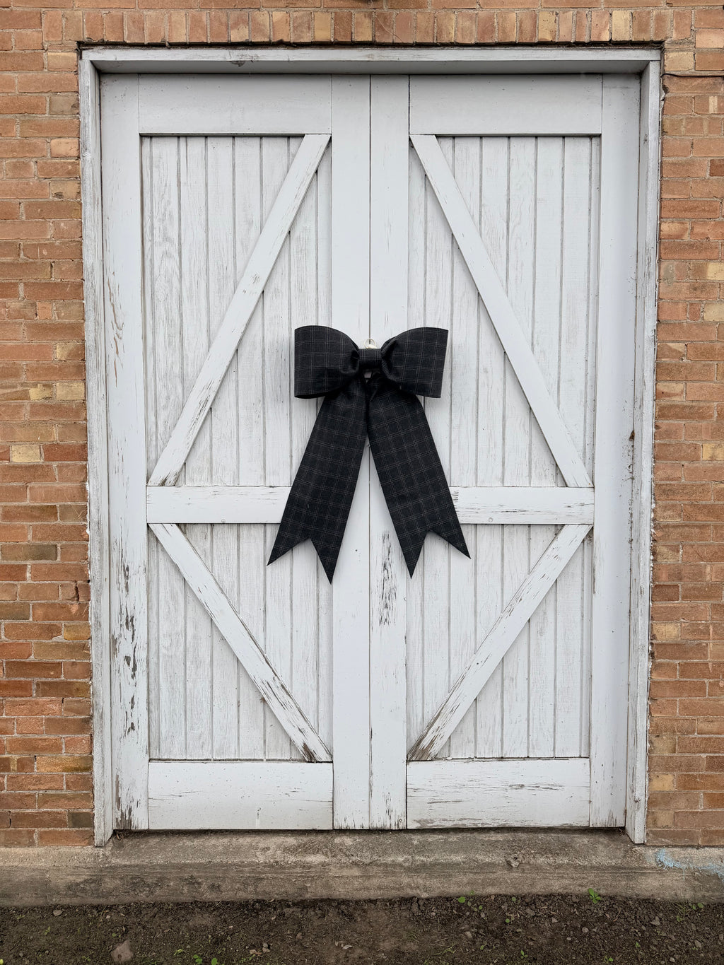Charcoal Plaid Bow