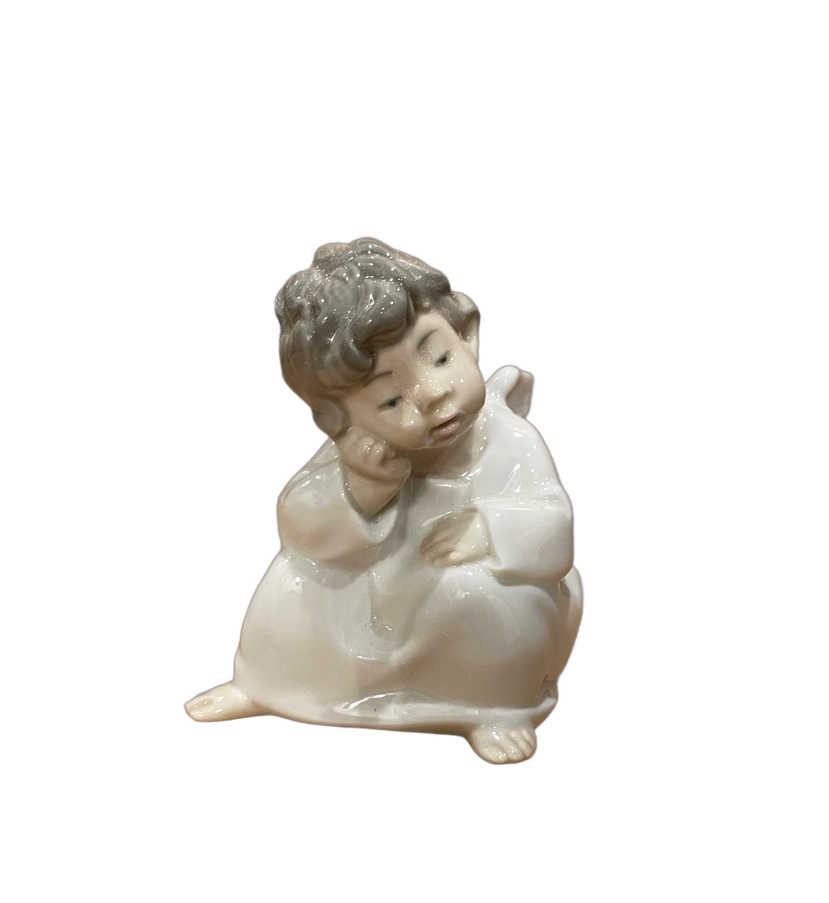 Lladro Angel Pensando