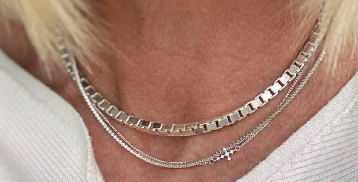 In Line Cross Necklace