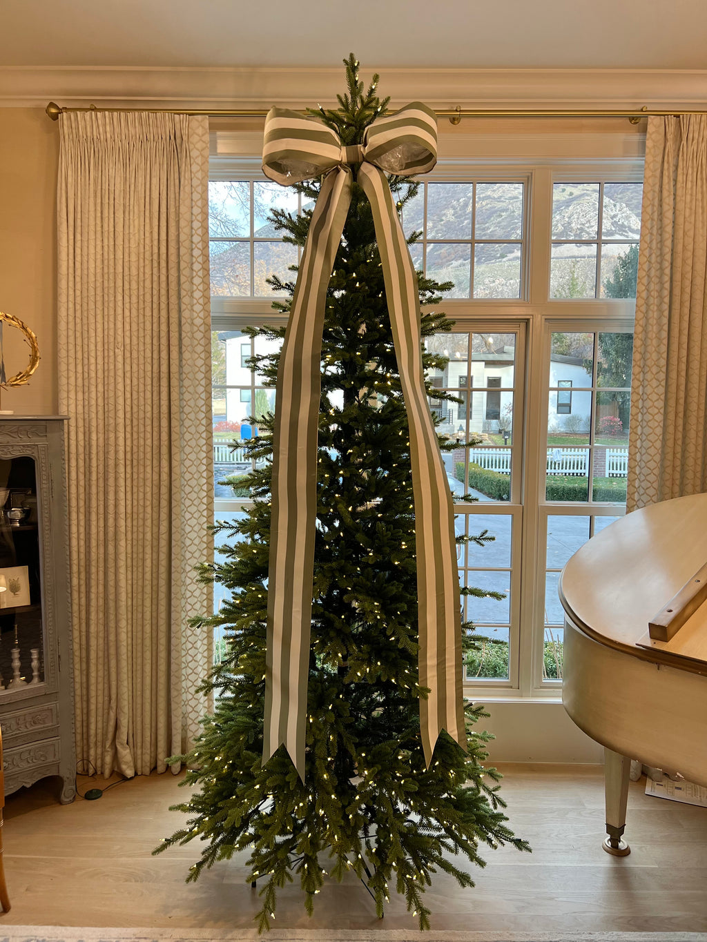 Silk Tree/Mantel Bows