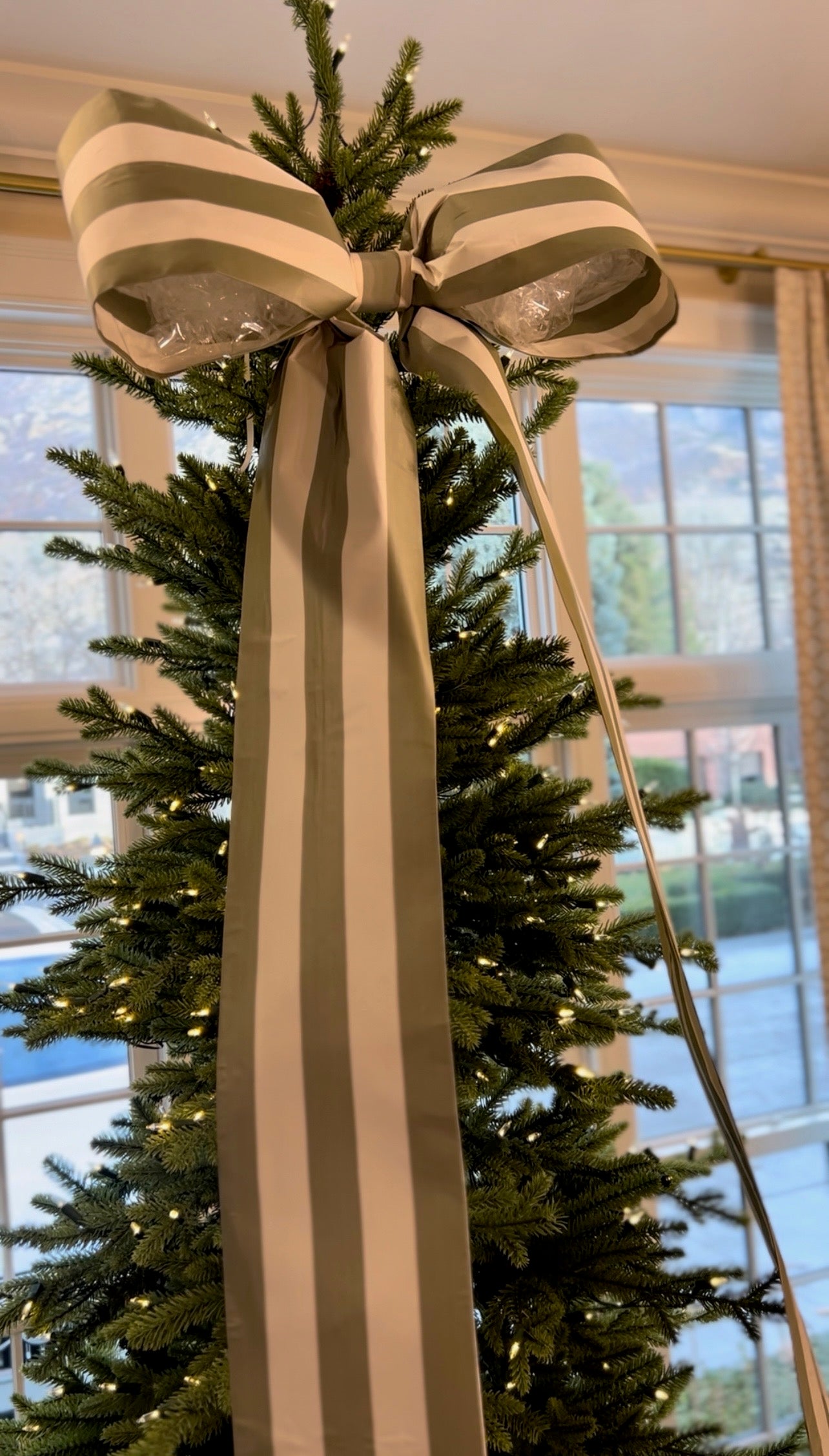 Silk Tree/Mantel Bows