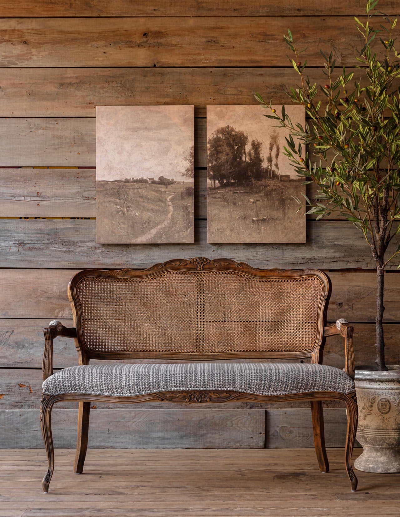 Cochin Settee