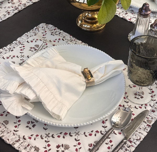 White Ruffled Napkins- Set of 4