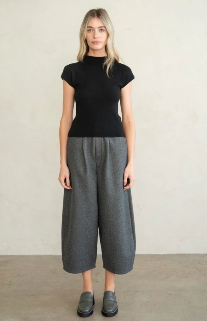 Minimal Back Keyhole Button Sweater