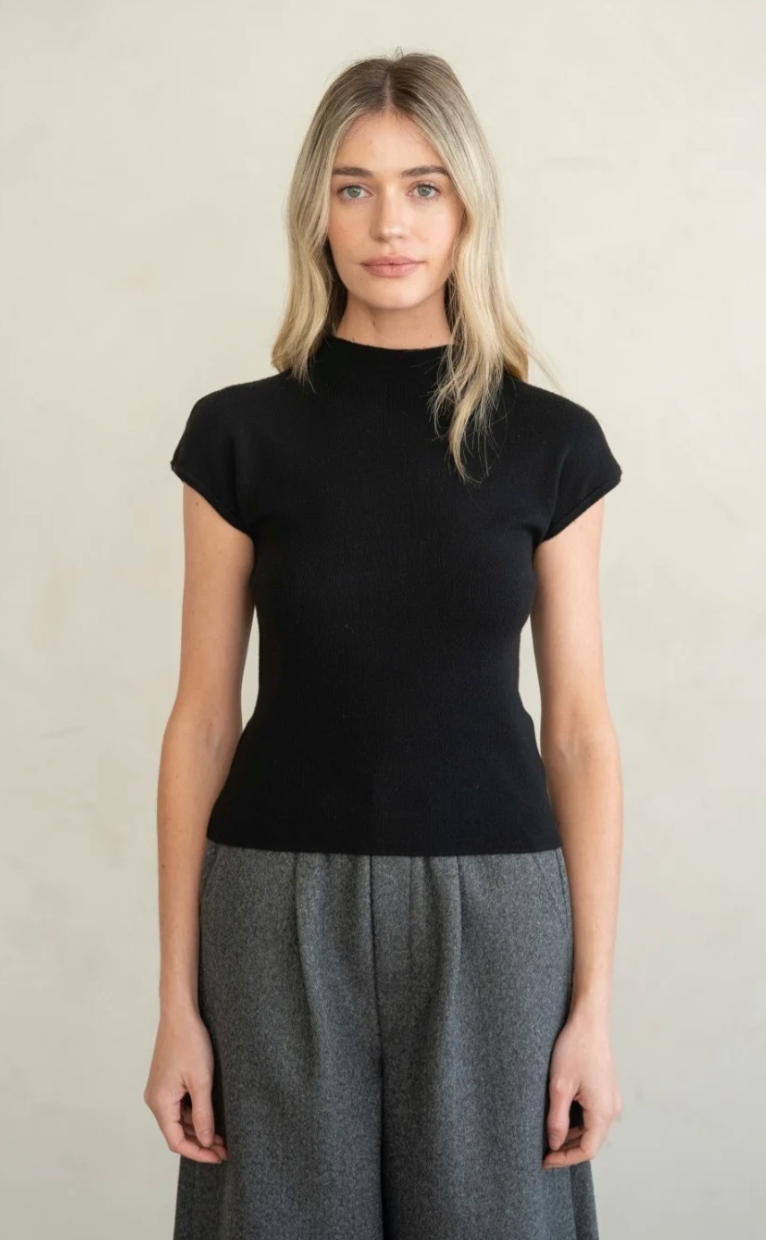 Minimal Back Keyhole Button Sweater