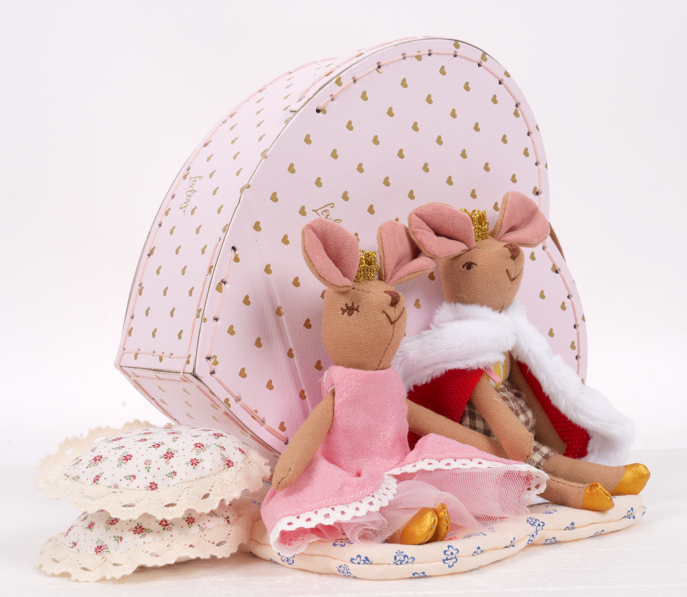 Levlovs King and Queen Mice in Heart Shape Box