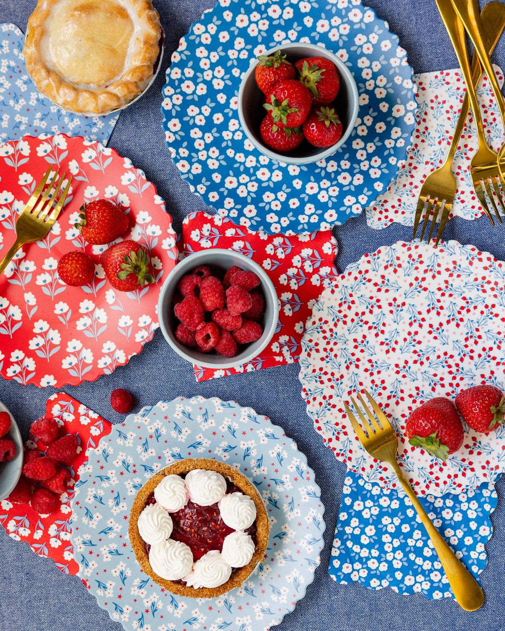 Floral Bamboo Plate Set