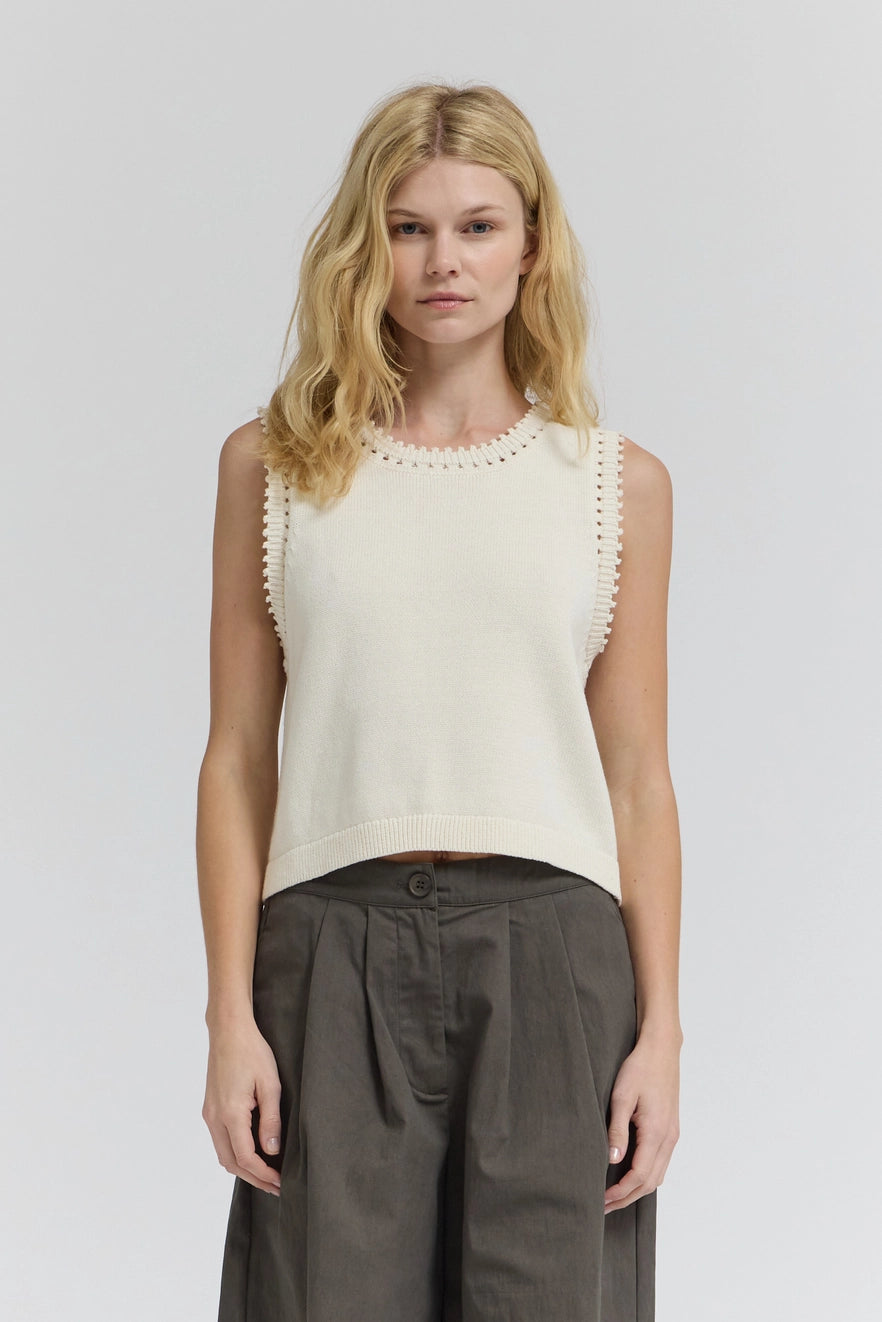 Edge Trim Knit Vest