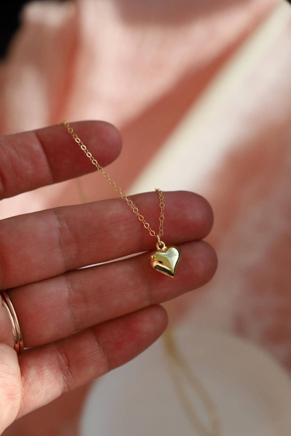 GOLD CLARA PUFF HEART NECKLACE