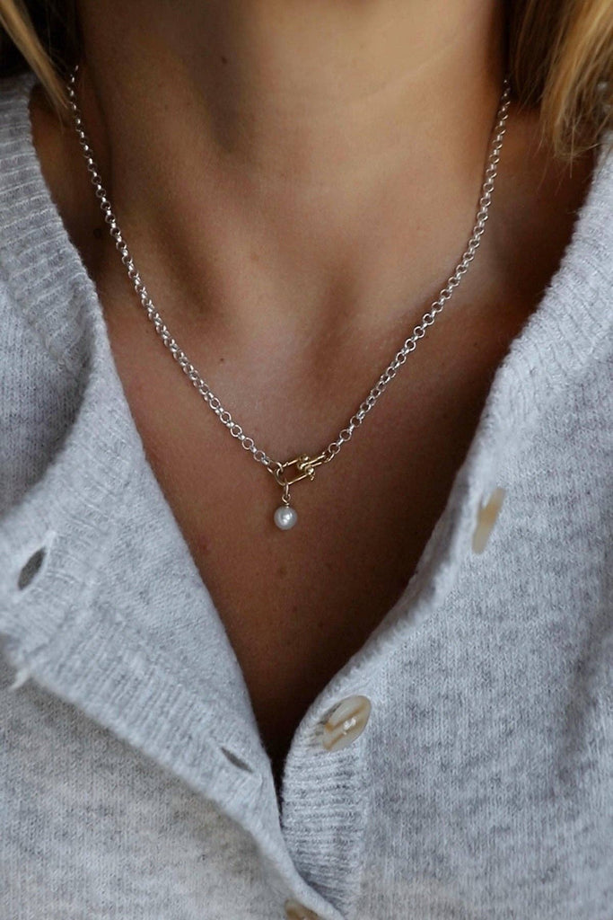 Sora Link Chain and Pearl Necklace