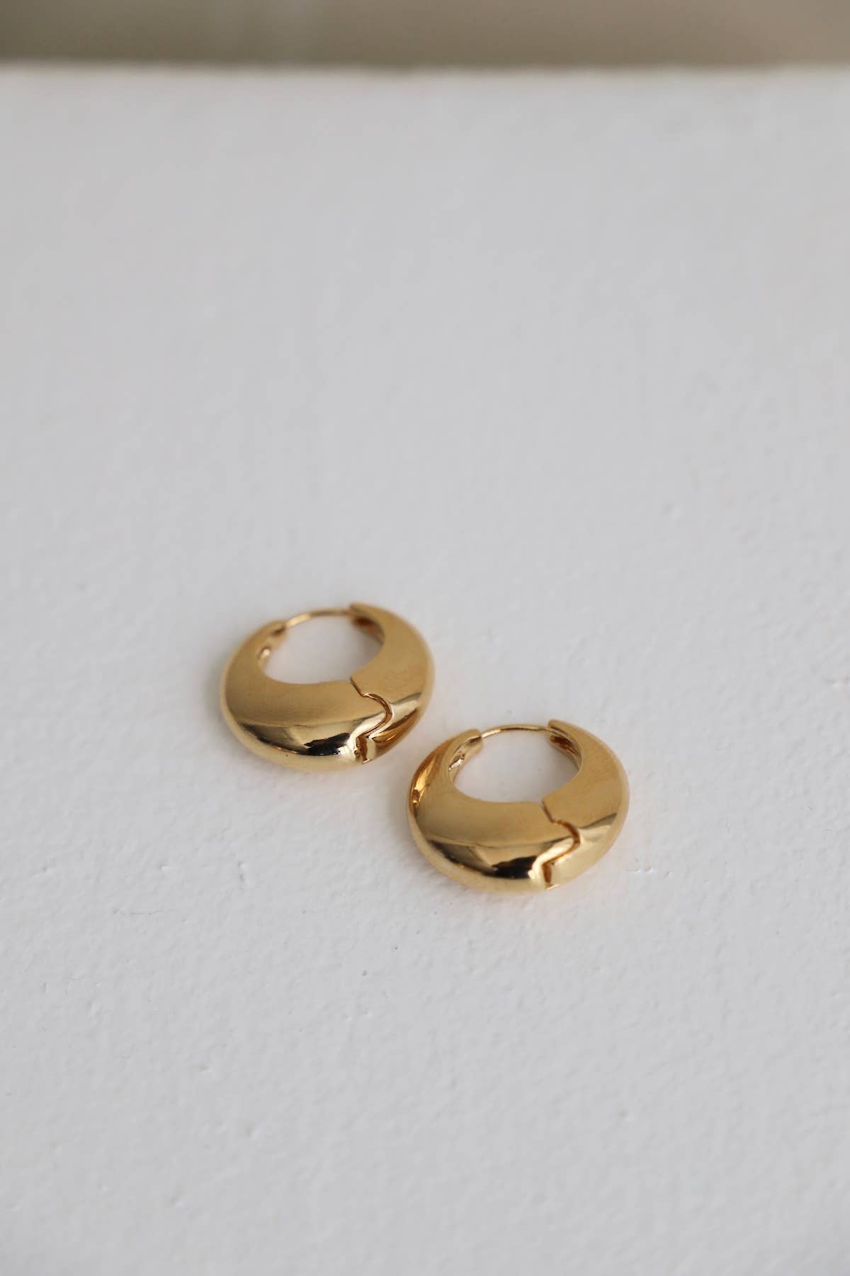 AMALFI CHUNKY HOOPS - GOLD PLATE