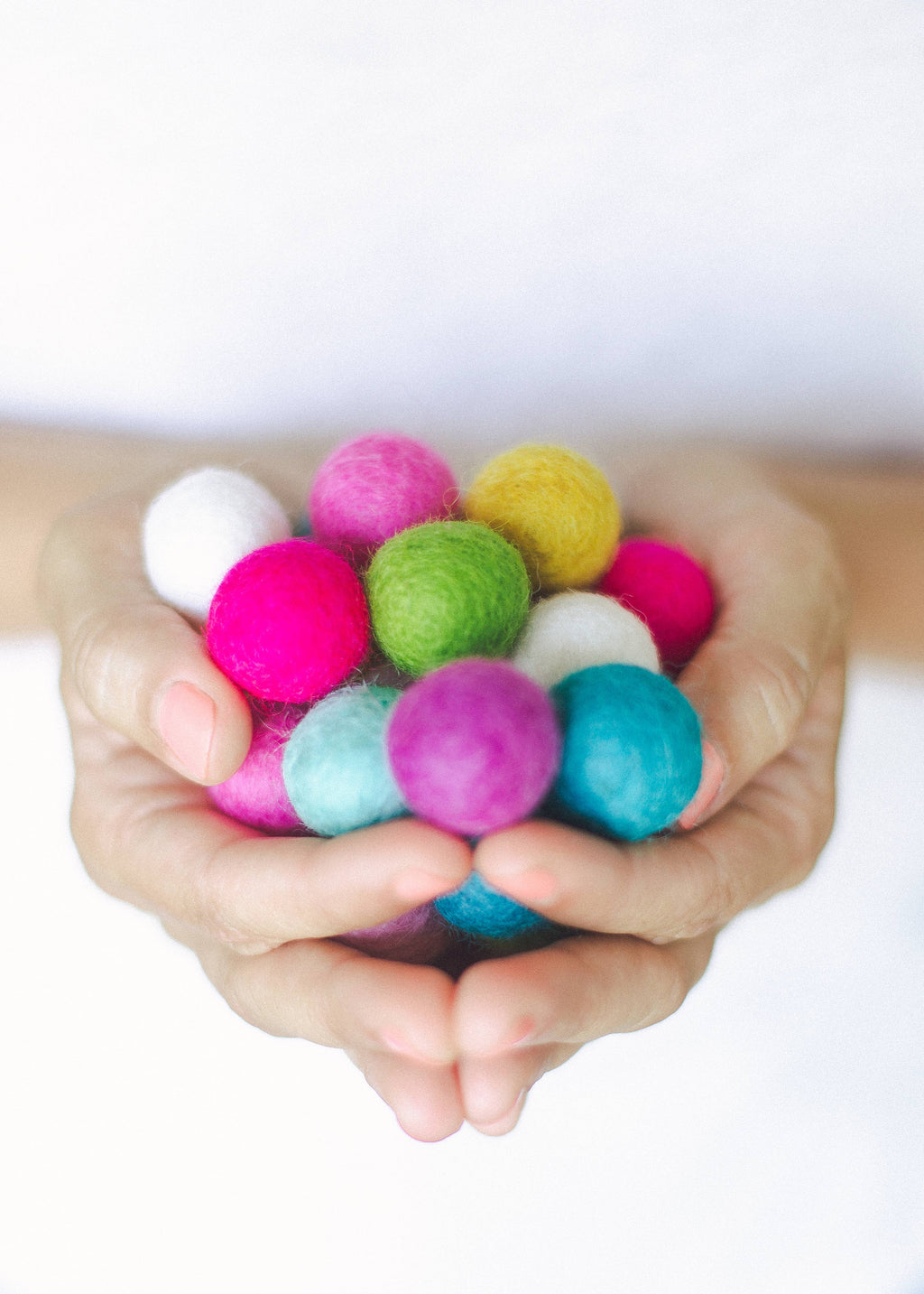 Wood Slingshot with Brights 12 Felt Balls