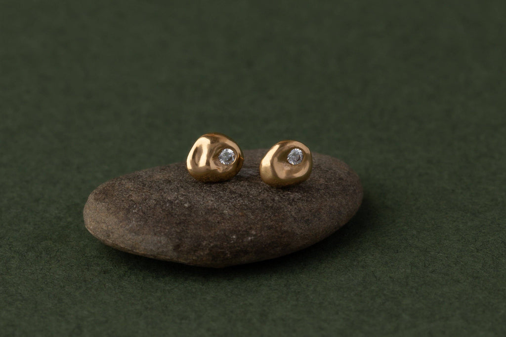 Pebble Studs