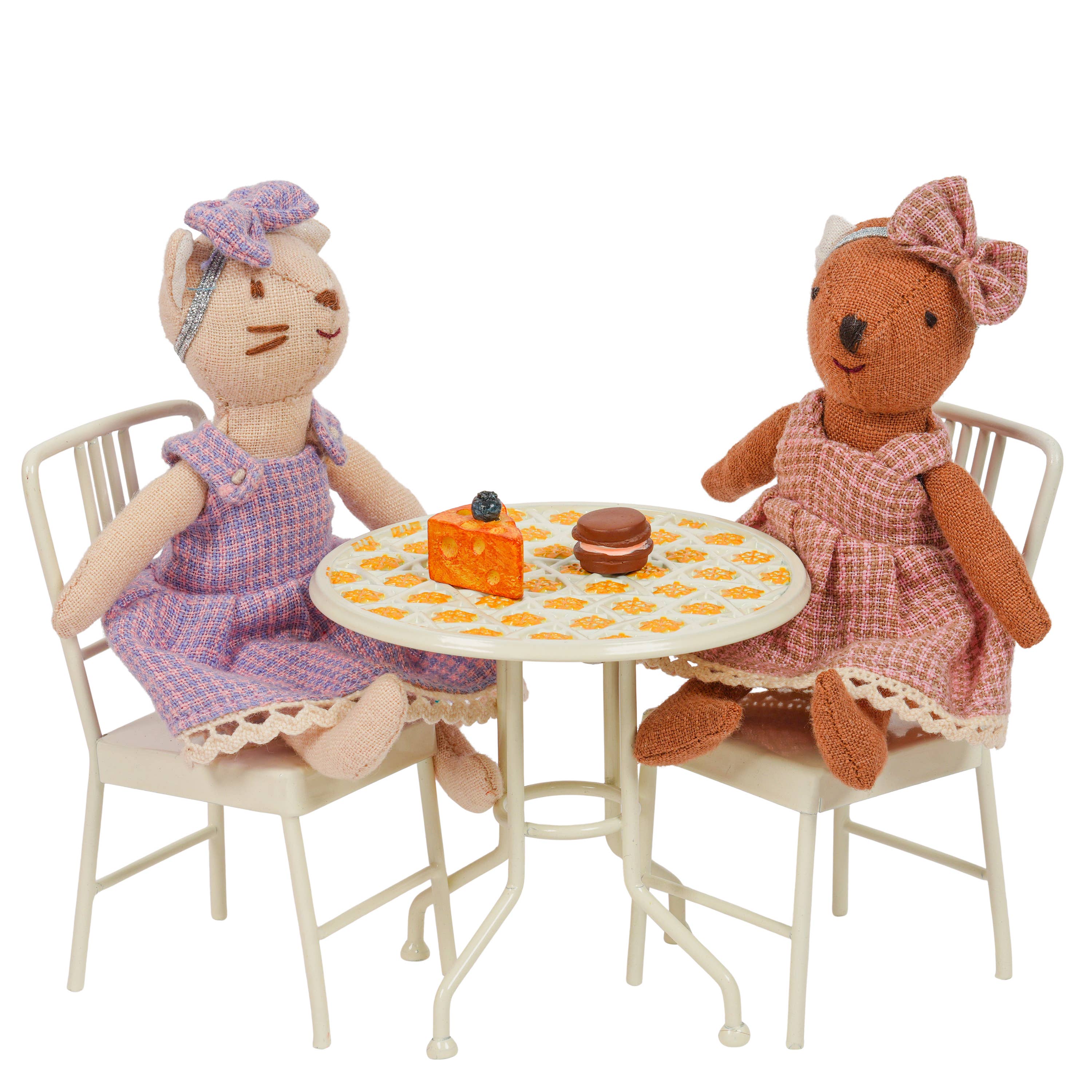 Levlovs Table and Chairs (Sunny Yellow Floral Pattern)