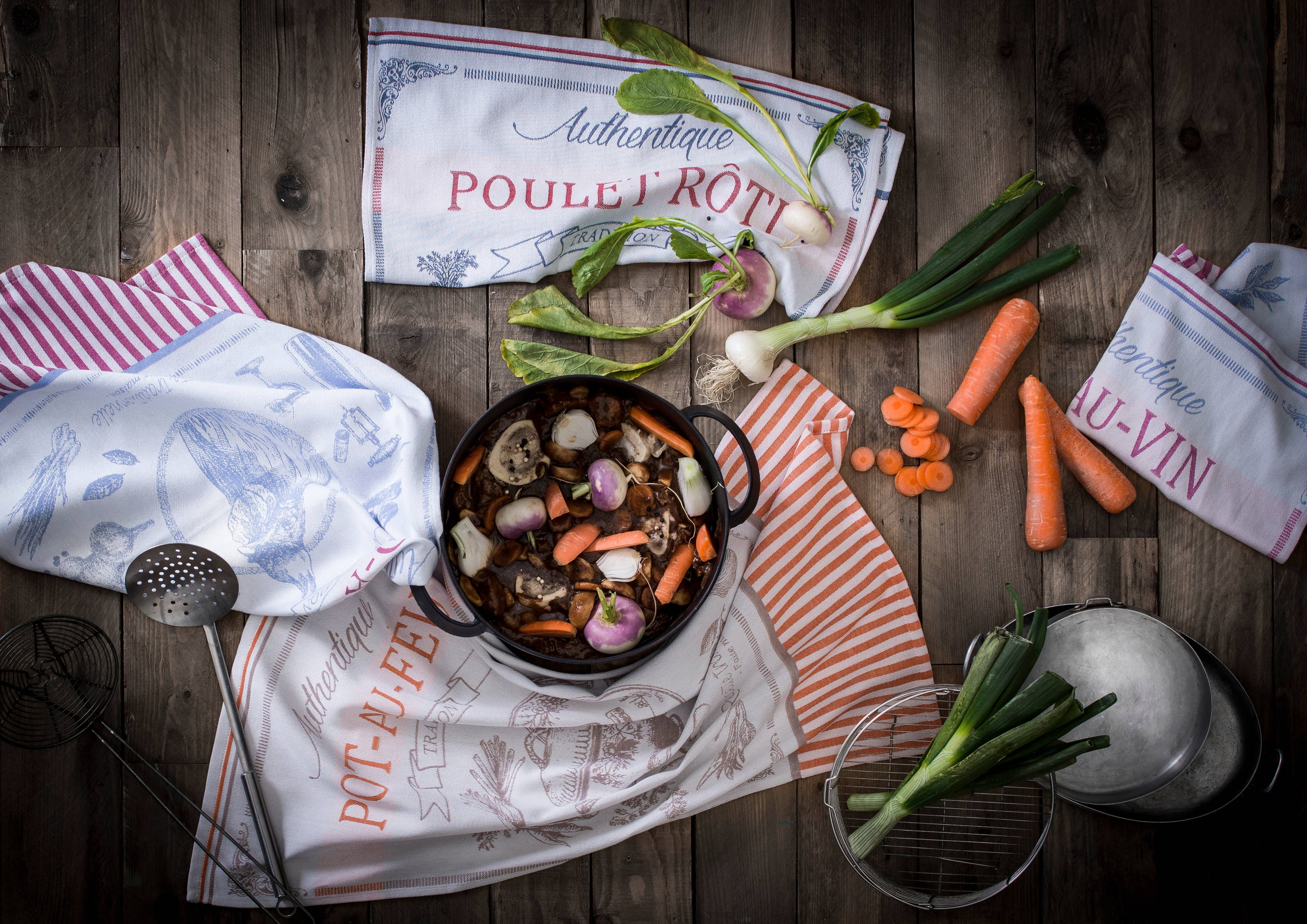 Coq Au Vin - Jacquard Tea Towel in Cotton